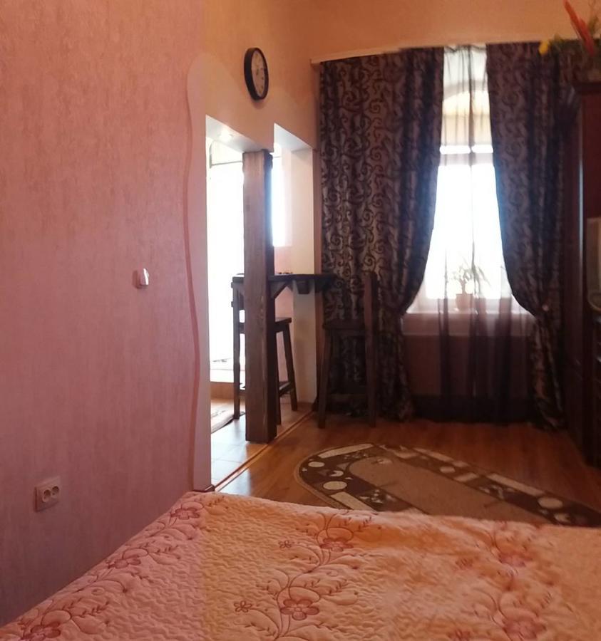 Apartment On Zarvanskaya In Old Town Kamenets-Podolsk Eksteriør bilde