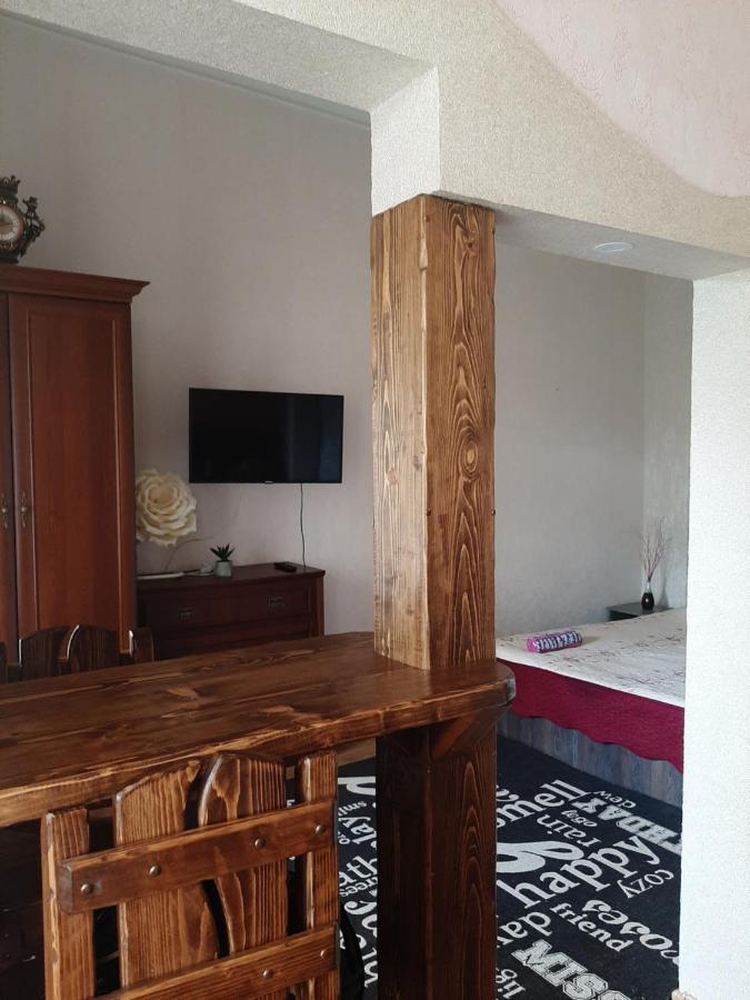 Apartment On Zarvanskaya In Old Town Kamenets-Podolsk Eksteriør bilde